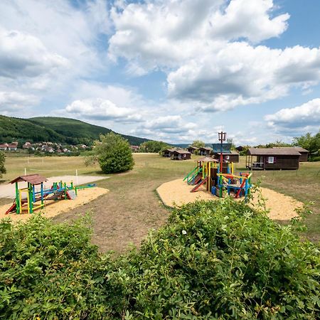 Camping Les Vosges Du Nord Oberbronn Dış mekan fotoğraf
